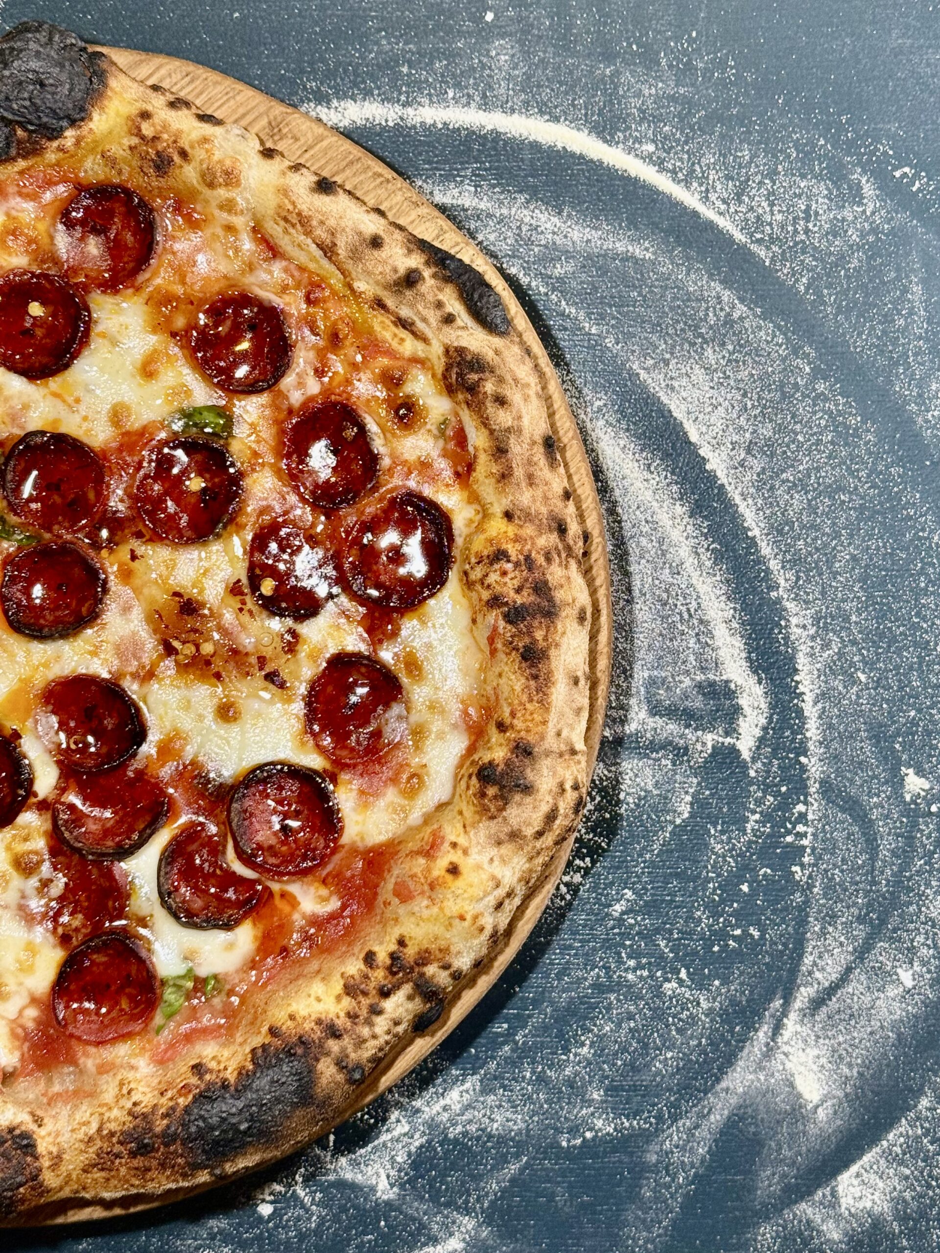 Surdejs Pizza Salami Hot Honey